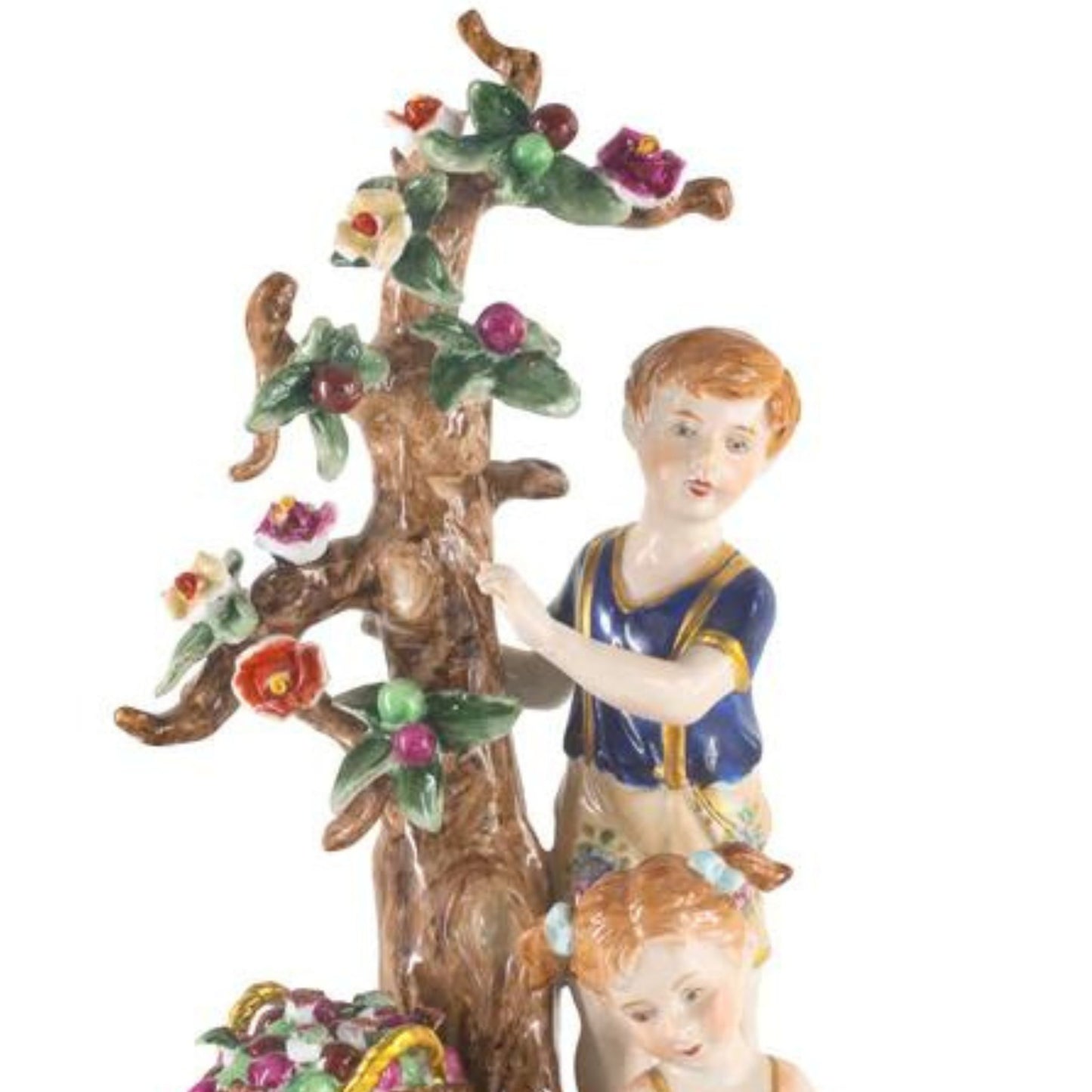 Pareja de figuras de porcelana rococó Niños juguetones en la naturaleza