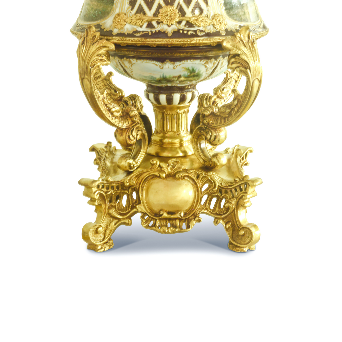 Urna de Oro con Motivos Rococó