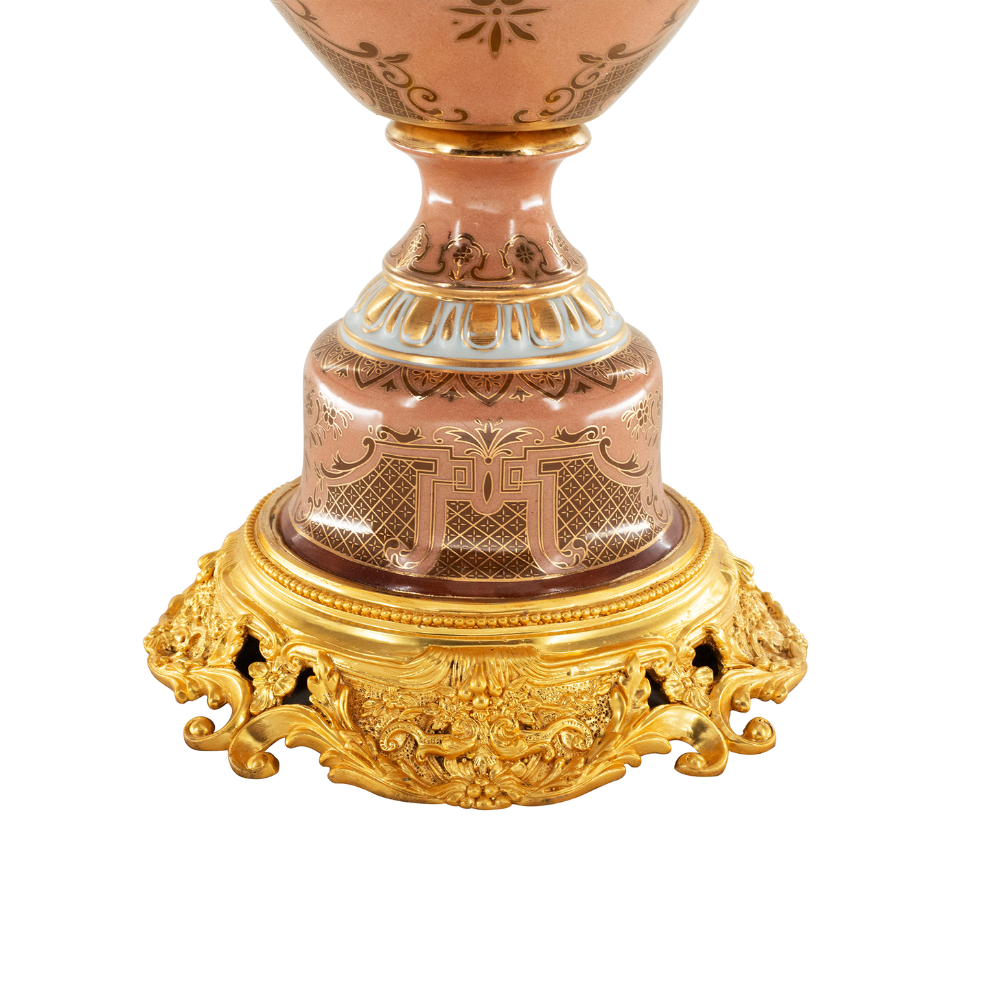 Jarrón de porcelana rococó con mango de bronce
