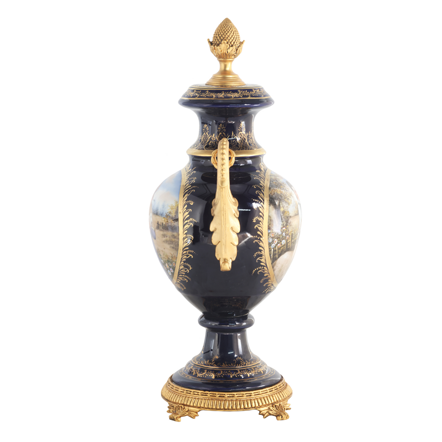 Urna de porcelana con asa mitológica de bronce